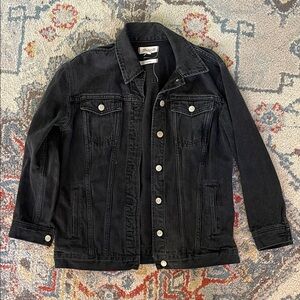 Madewell Black Oversized Jean Jacket, Size Small